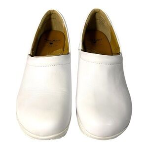 Nurse Mates Bryar White Leather Slip-On Shoes - Size 9.5W